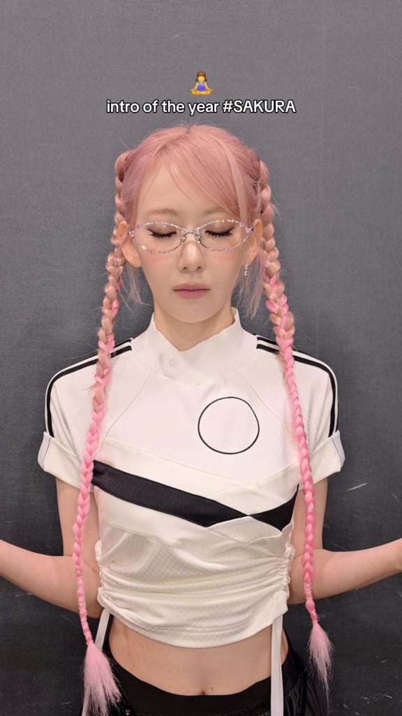 260528 تحديث سيرافيم تيك توك مع مياواكي ساكورا (2) - مقدمة العام #SAKURA ver. 👀💅