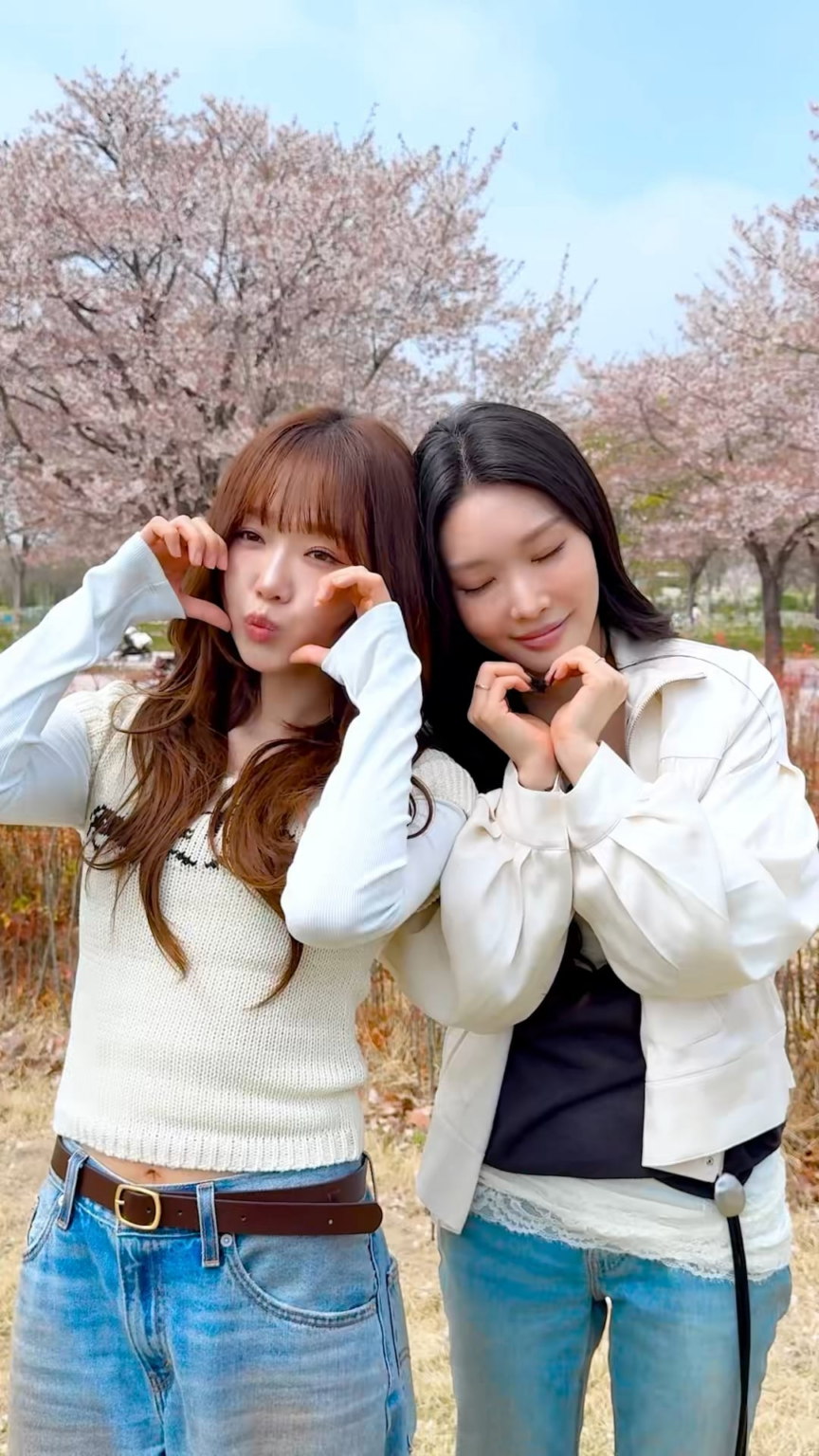 260517 تحديث IOI TikTok مع Hong Eunchae - فجأة مع IOI Chungha & Yoojung (تحدي فجأة)