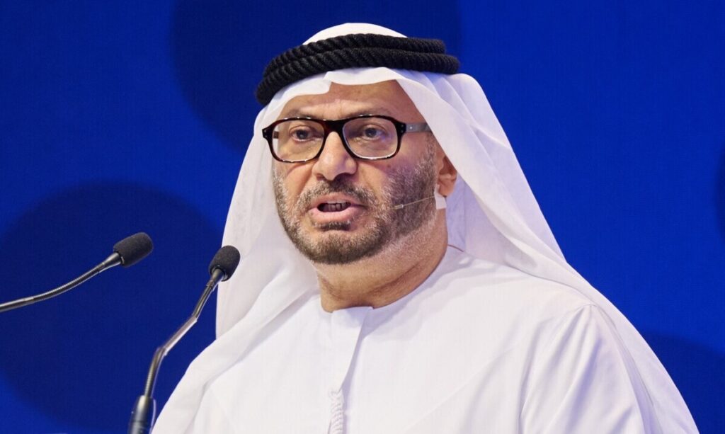 الإمارات متمسكة بالحلول السياسية وتؤكد حقها في حماية سيادتها