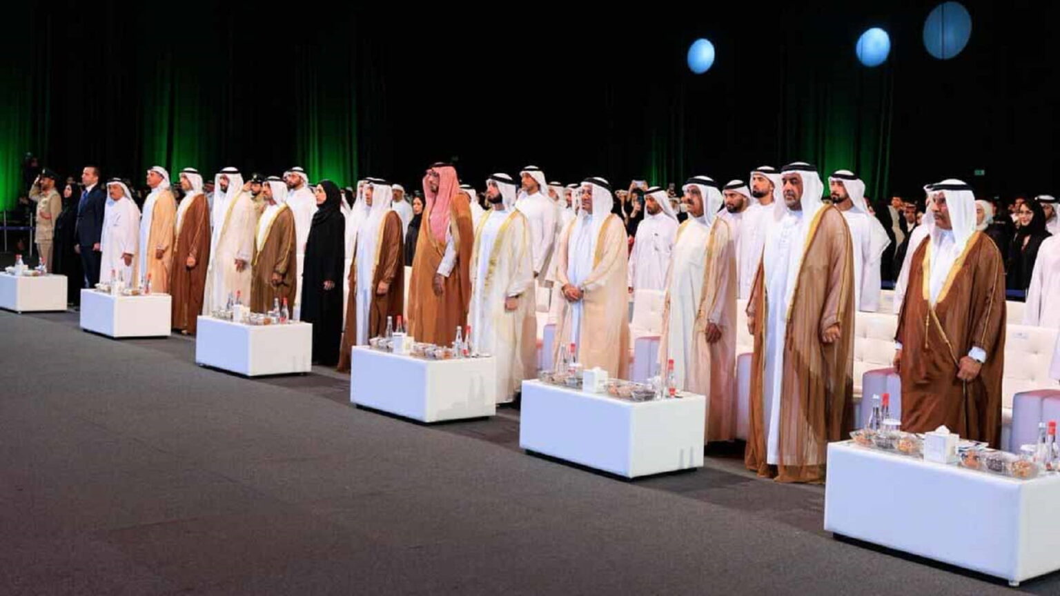راشد بن حمدان آل مكتوم يكرم الفائزين بجوائز مؤسسة حمدان بن راشد