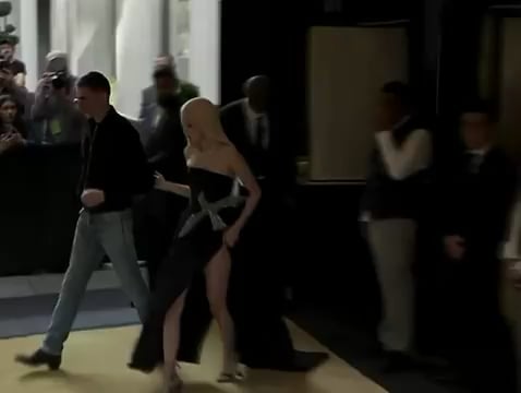 260504 توجهت روزي إلى حفل Met Gala