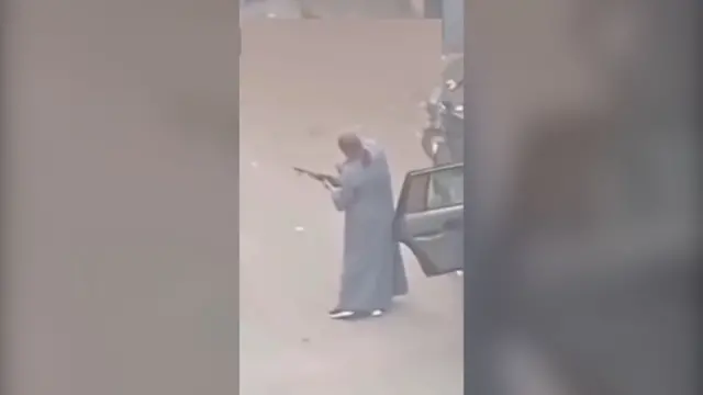 صورة لمنفذ الهجوم من الخلف