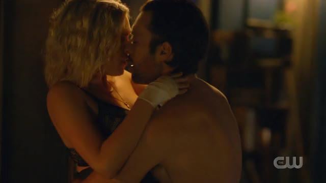 Eliza Taylor in the 100