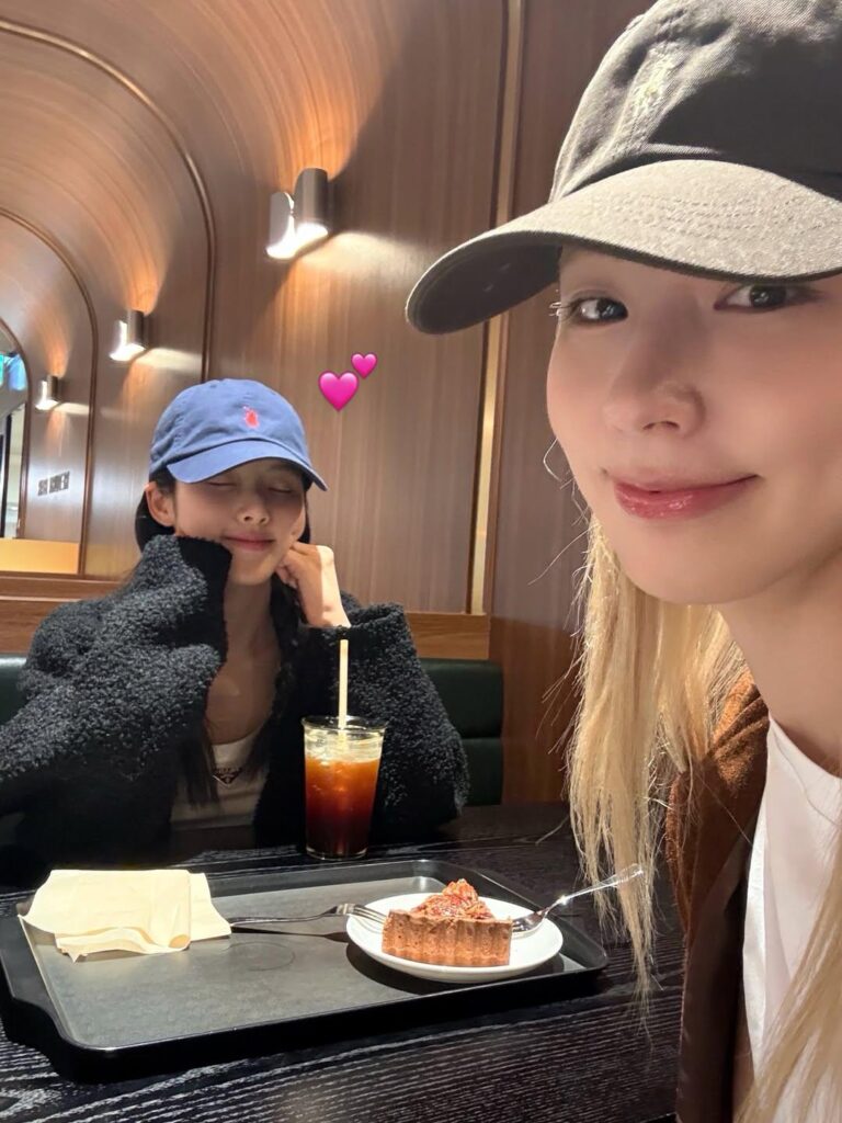 260503 fromis_9 تحديث جيون على الانستقرام مع مييون