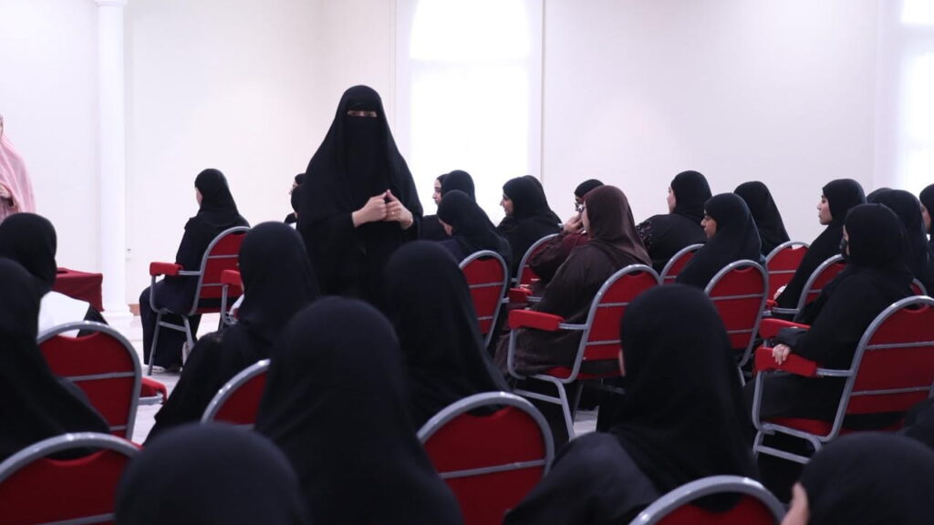 أولياء دبا الحصن ينظم لقاء تربوياً بشعار معاً نحو التميز والنجاح أولياء دبا الحصن ينظم لقاء تربوياً بشعار معاً نحو التميز والنجاح