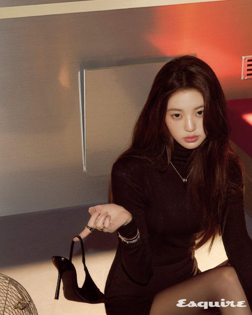260521 Wonyoung - ESQUIRE Korea x BVLGARI (إصدار يونيو 2026، المعاينة المصورة 2)
