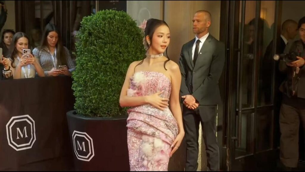 260504 جيسو توجهت إلى حفل Met Gala