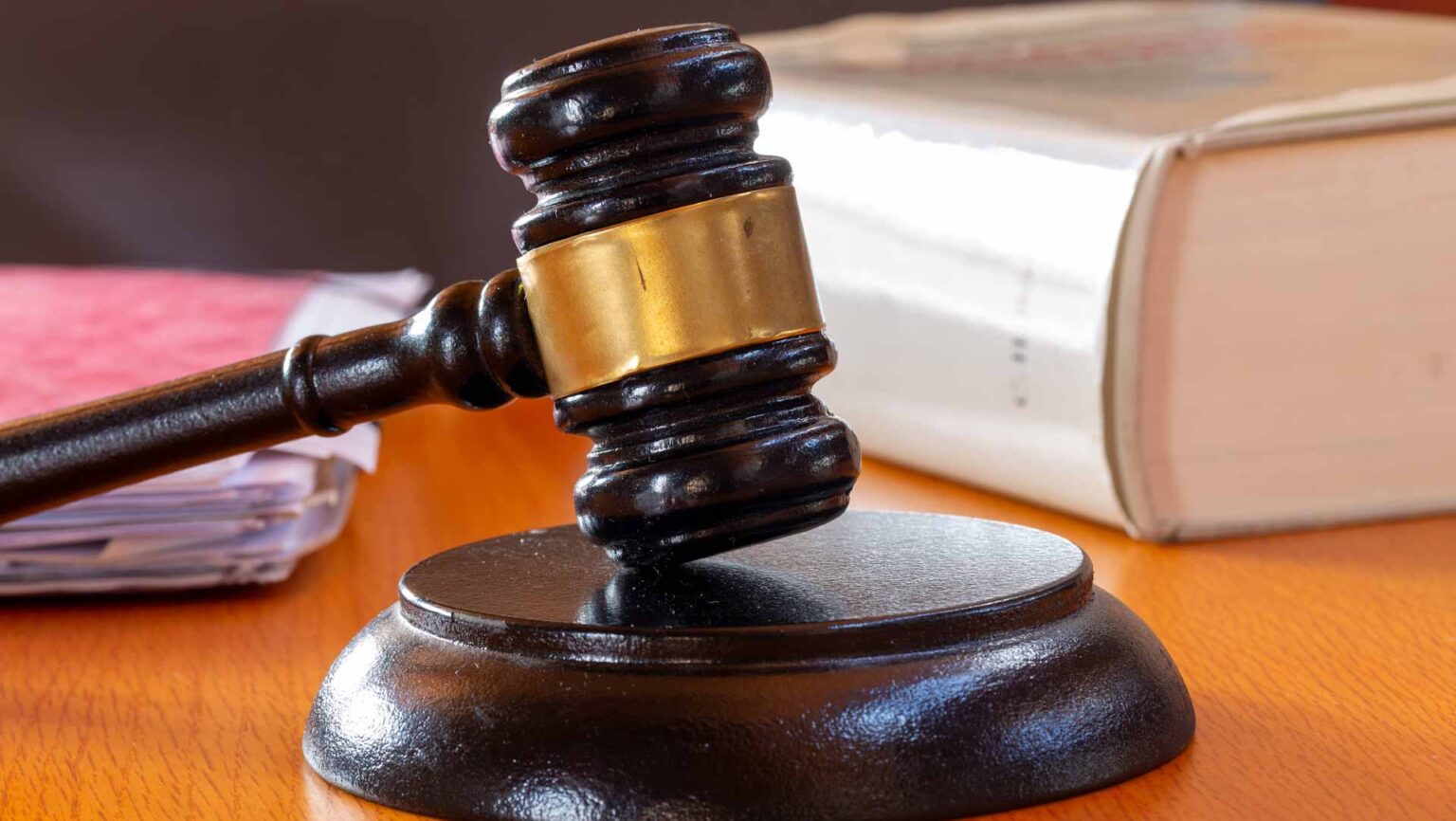 الاتحادية: حبس إماراتي 3 سنوات وتغريمه 5 ملايين درهم بقضية إساءة الاتحادية: حبس إماراتي 3 سنوات وتغريمه 5 ملايين درهم بقضية إساءة