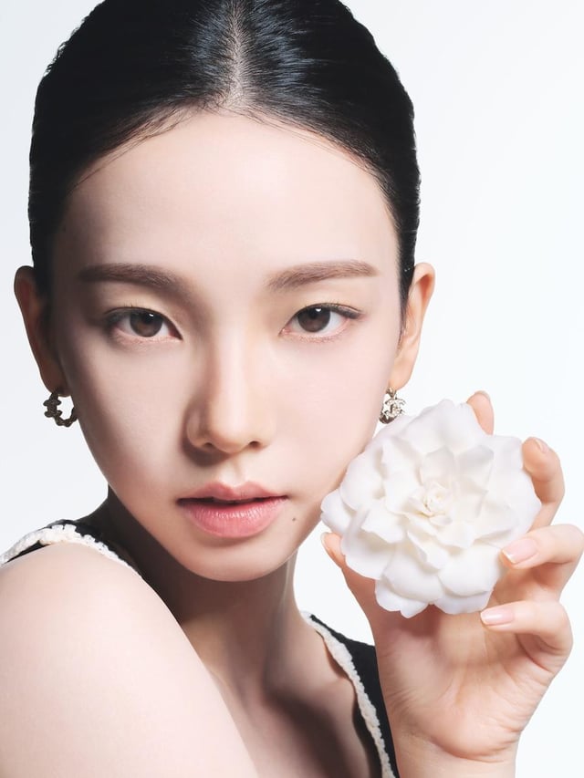 260520 أعلنت كارينا الوجه الجديد لحملة "Cleansing Collection" من شانيل