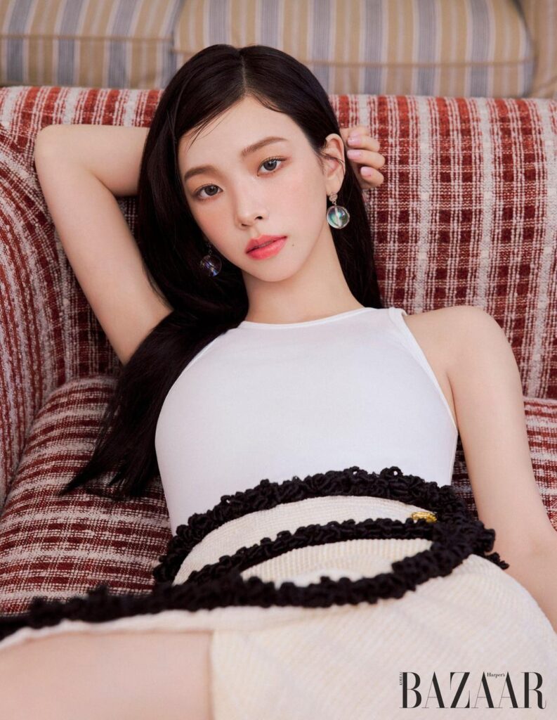 260508 كارينا لمجلة Harper's BAZAAR Korea x Chanel Beauty (إصدار مايو 2026، الإصدار الرقمي - الصورة رقم 2)