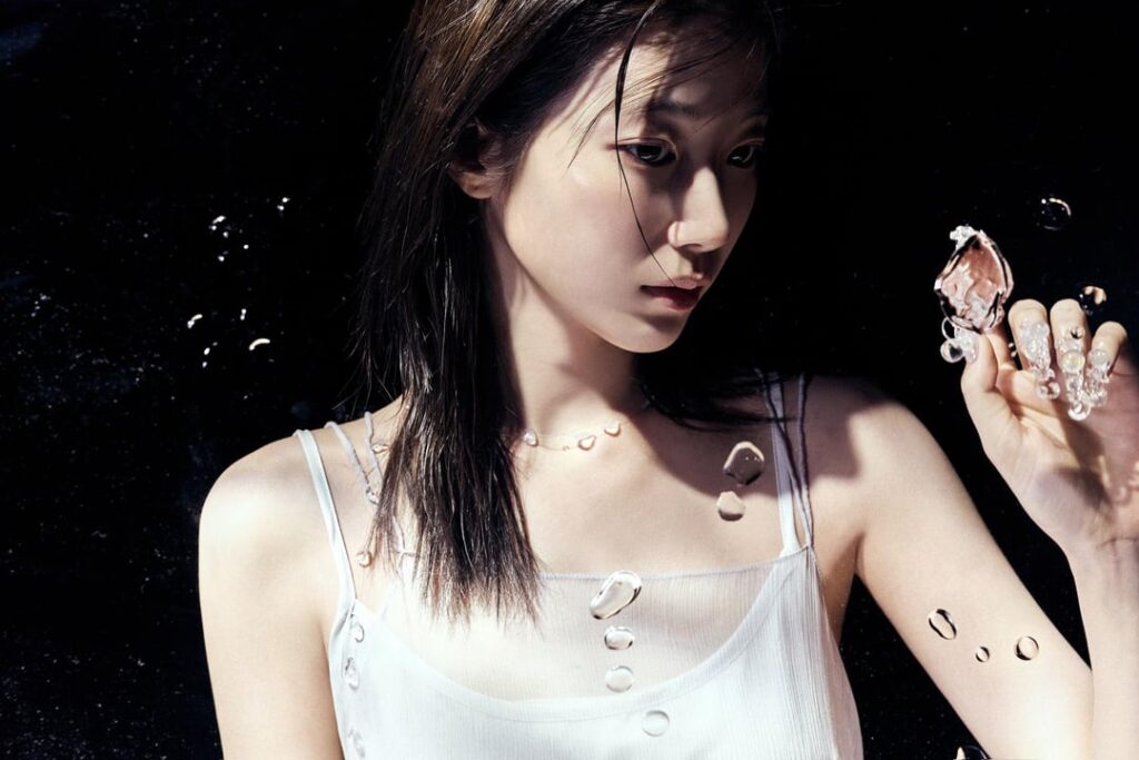 260513 LE SSERAFIM - ألبوم الاستوديو الثاني: PUREFLOW pt.1 (الصورة المفاهيمية 2: YUSU LILY - Kazuha & Hong Eunchae)