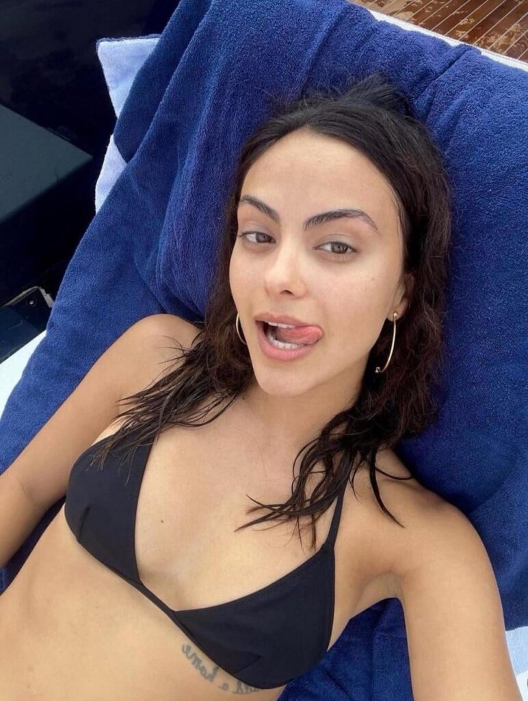 Camila Mendes