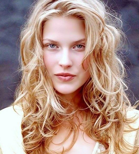 Ali Larter.