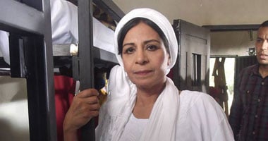 عفاف مصطفى عن كواليس الكلام على إيه: مصطفى غريب كان بيوقعنا من الضحك عفاف مصطفى عن كواليس الكلام على إيه: مصطفى غريب كان بيوقعنا من الضحك