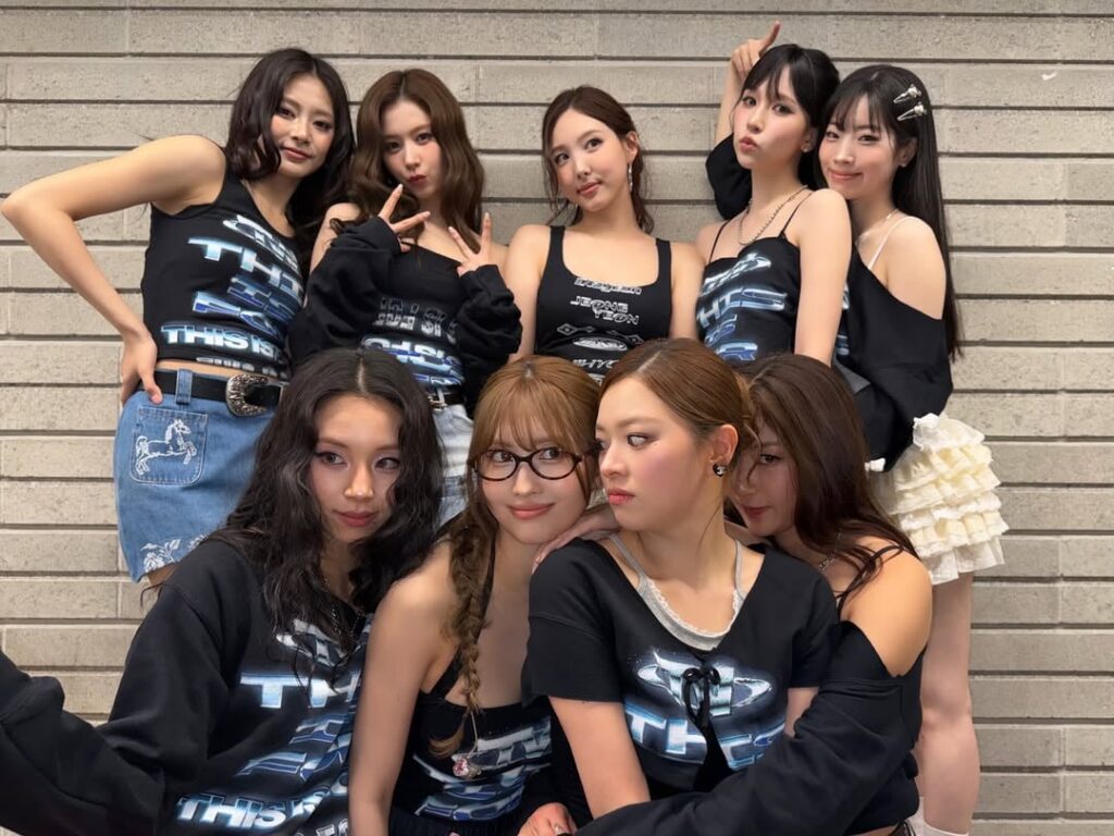 260521 تحديثات TWICEtagram - TWICE  جولة عالمية في تورينو