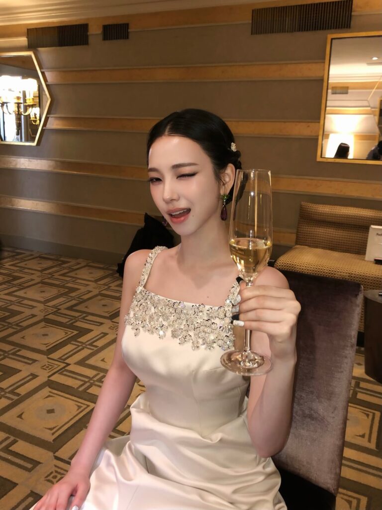 260506 تحديث انستغرام aespa مع كارينا - مع @prada