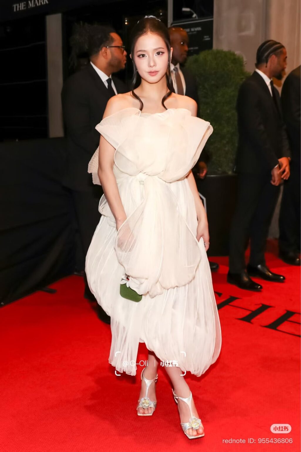 260505 جيسو في طريقها إلى حفل Met Gala 2026 بعد الحفلة