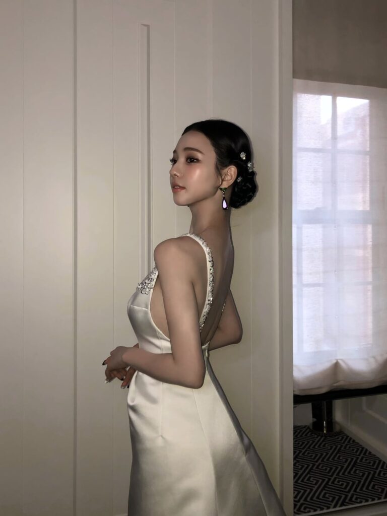260505 تحديث aespa على الانستقرام مع كارينا - Met Gala مع برادا