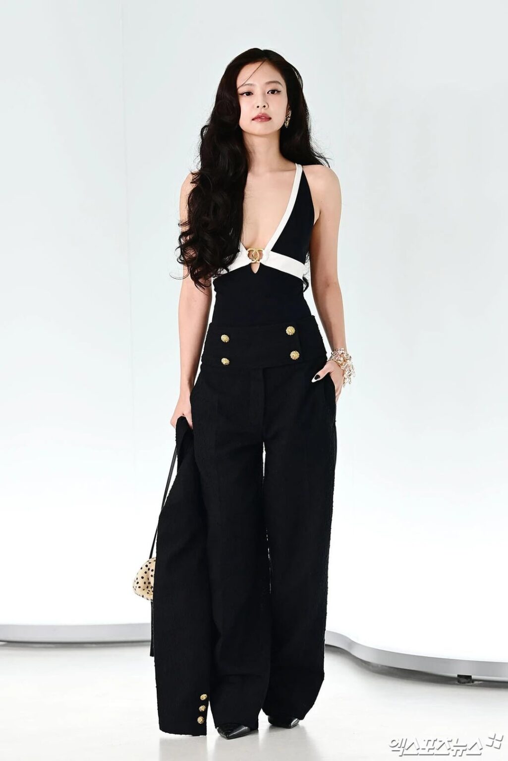 260526 جيني تصل إلى معرض CHANEL Métiers d'art 2026 في سيول