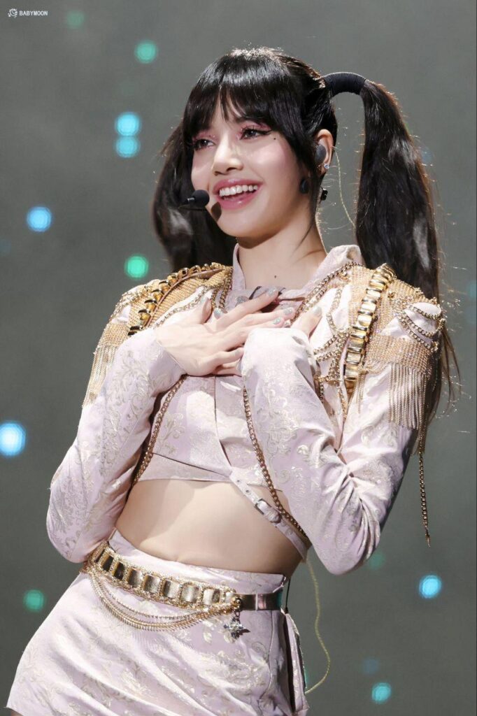 ليزا الجميلة