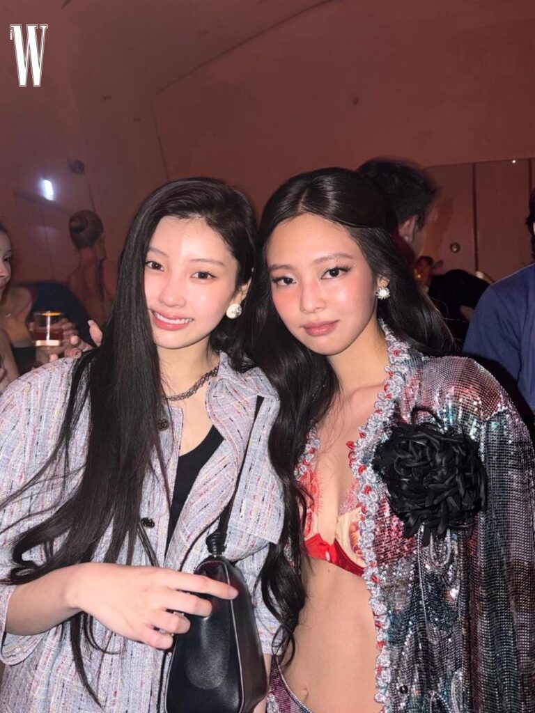 260528 جيني مع وونهي من ILLIT في عرض CHANEL Métiers d'art 2026 في سيول بعد الحفلة