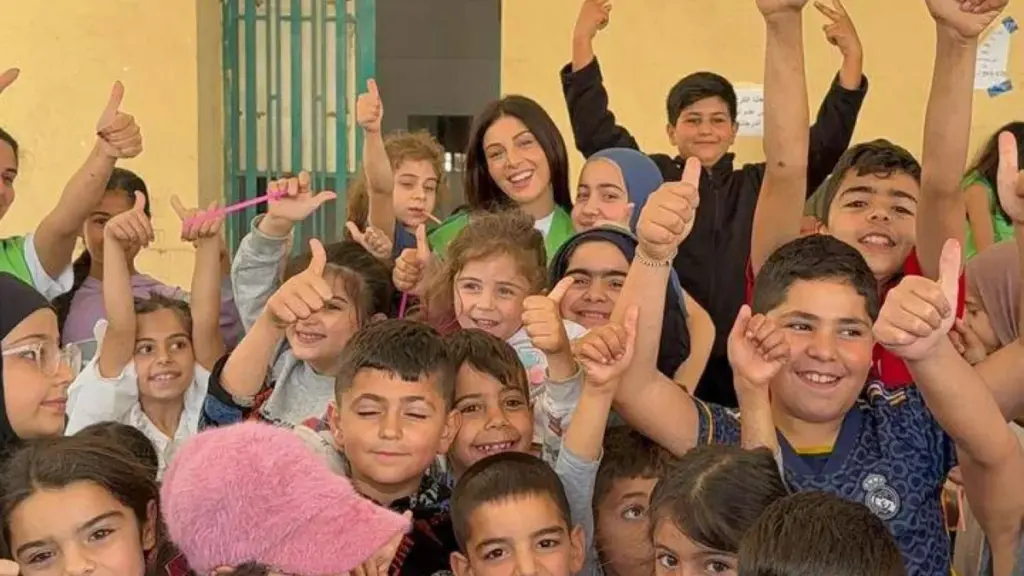رزان جمّال تخطف الأنظار بمبادرة إنسانية لدعم أطفال النازحين