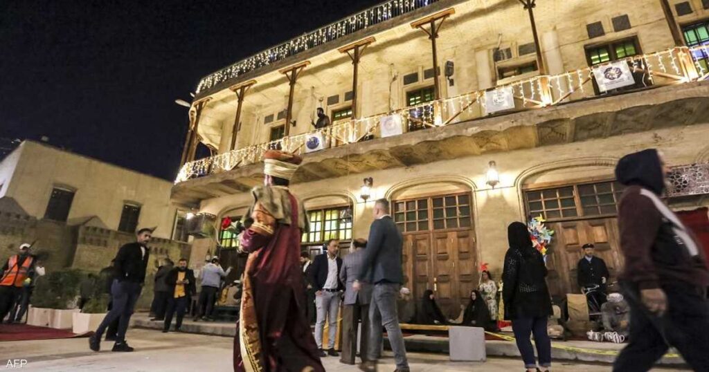 "القاهرة تكتب وبيروت تطبع وبغداد تقرأ".. وشارع المتنبي يئن
