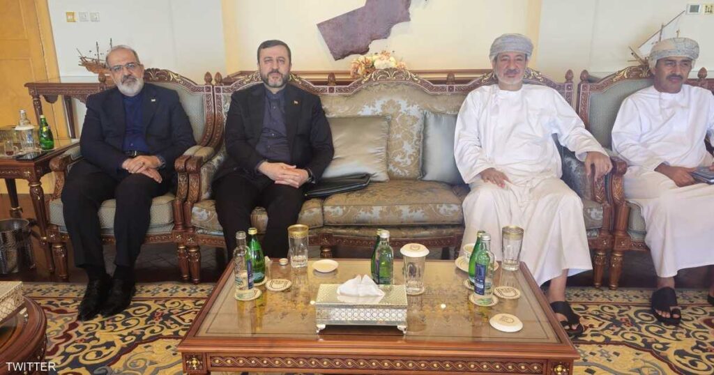 إيران وعمان تعقدان أول اجتماع للجنة المشتركة بشأن مضيق هرمز