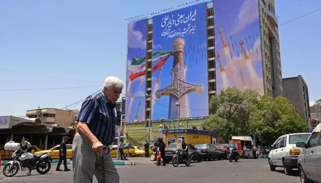 إيران تهاجم قراراً لمجلس الوكالة الذرية… وترامب يرفع سقف تهديداته إيران تهاجم قراراً لمجلس الوكالة الذرية... وترامب يرفع سقف تهديداته