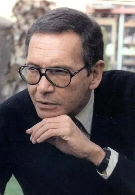 لماذا يُعد شادي عبد السلام أحد رموز السينما المصرية رغم قلة أعماله؟