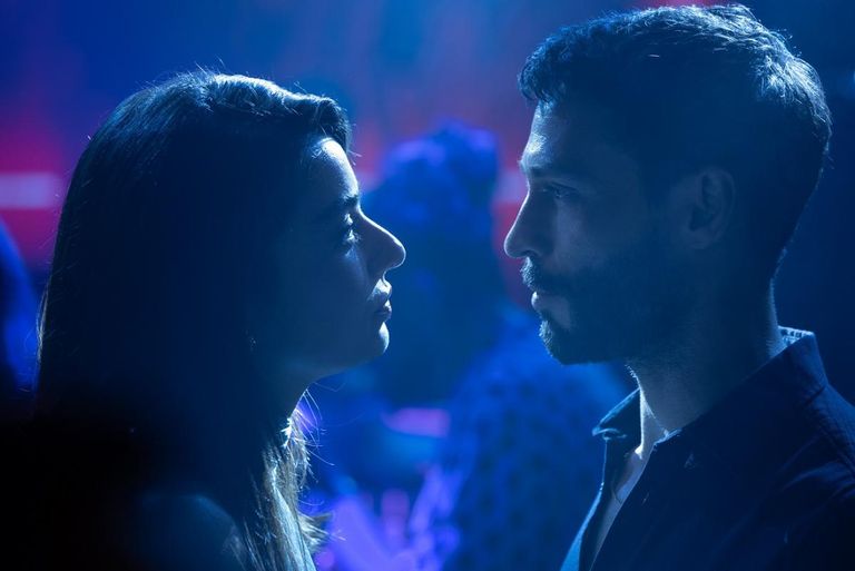 مسلسل «حب محتمل» الحلقة الأولى.. قرار يغيّر حياة ديفني - صورة 4