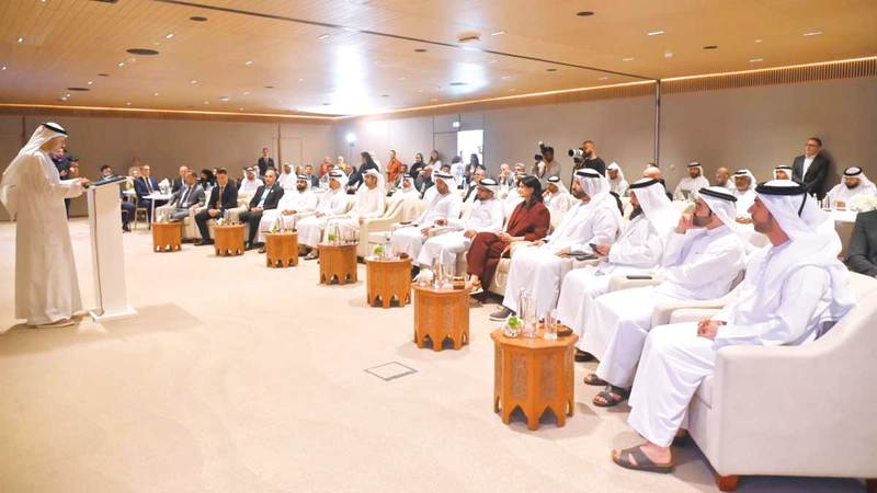 الشارقة تجمع «العام» و«الخاص» لبحث الفرص الاستثمارية خلال جلسة نظمها «استثمر في الشارقة» بالتعاون مع «بي دبليو سي الشرق الأوسط». من المصدر