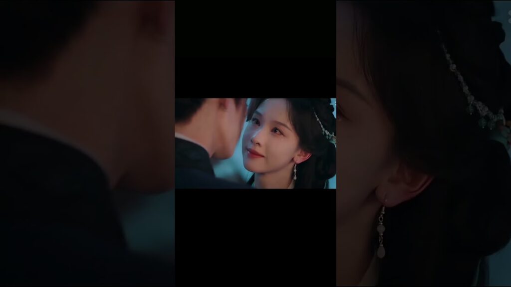 قبلة مفاجأة 🙈😘💕 #ChenDuling #ZhouYiran #من_الرماد_الى_العرش #AshesToCrown #翘楚 #shorts #cdrama #youku