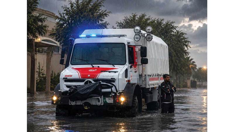 من «الهدير» إلى «العزم».. شرطة دبي تحوّل تحديات الطقس إلى خطط ميدانية استباقية مركبات الإنقاذ الجديدة تتمتع بقدرات عالية على اختراق تجمعات المياه. من المصدر