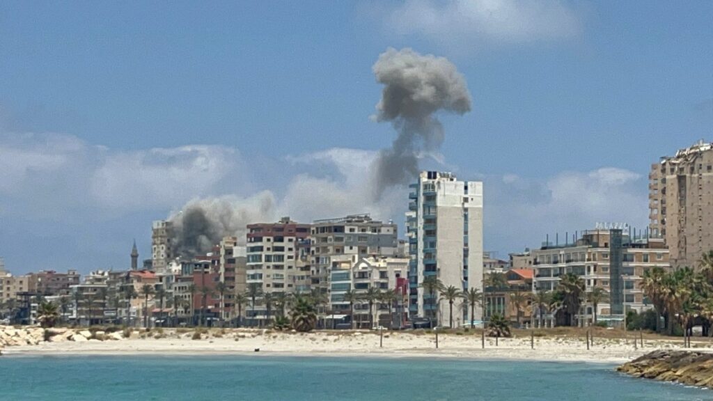 إيران تستهدف قواعد أمريكية بالأردن والخليج بعد أمر ترامب بشن ضربات إيران تستهدف قواعد أمريكية بالأردن والخليج بعد أمر ترامب بشن ضربات