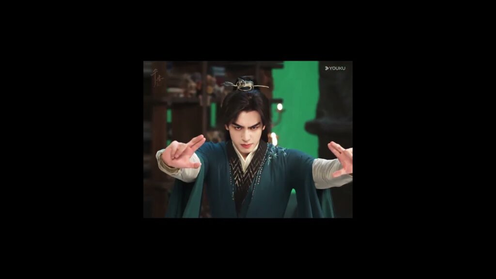 هو #SongWeilong مستعد للمخاطرة بكل شيء من أجل من أقسم على حمايتهم ⚔️✨ | #TheEternalFragrance