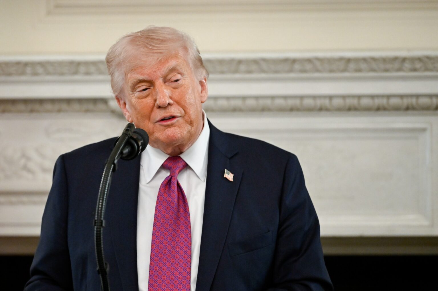 الرئيس الأميركي يعلن اكتمال الاتفاق مع إيران وفتح مضيق هرمز ورفع الحصار البحري الرئيس الأميركي يعلن اكتمال الاتفاق مع إيران وفتح مضيق هرمز ورفع الحصار البحري