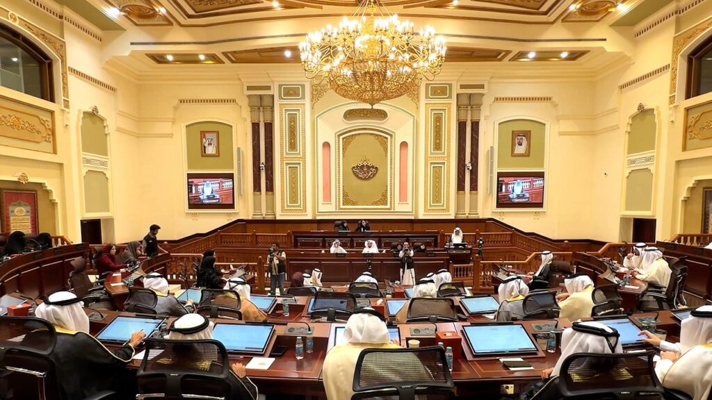 ميره المقرب: استشاري الشارقة ناقش 6 موضوعات عامة و5 مشاريع قوانين
