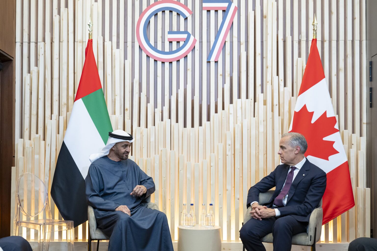رئيس الدولة ورئيس وزراء كندا يبحثان علاقات التعاون على هامش قمة “السبع” رئيس الدولة ورئيس وزراء كندا يبحثان علاقات التعاون على هامش قمة "السبع"