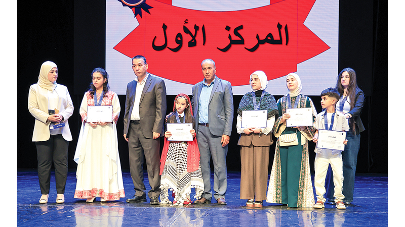 غزل تيم بطلة «تحدي القراءة العربي» في فلسطين غزل تيم بطلة «تحدي القراءة العربي» في فلسطين