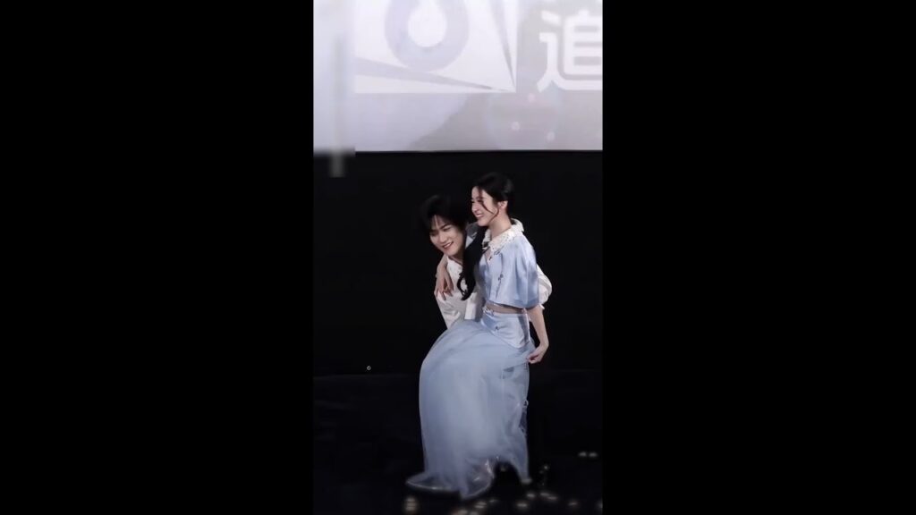🌸✨ لحظةٌ رومانسية مليئة بالسعادة  #neverendingsummer #炽夏 #iqiyi #cdrama #love