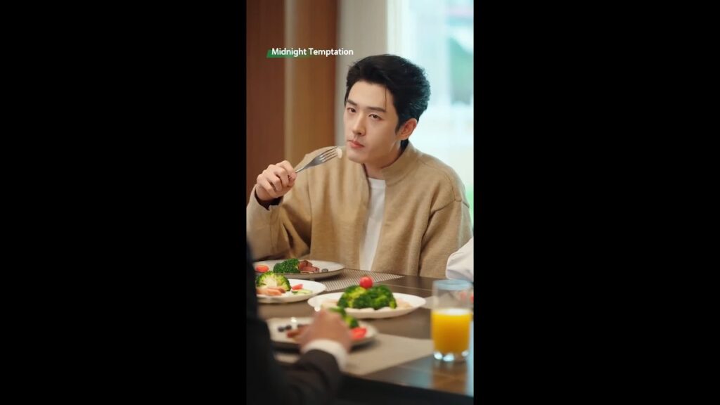 😳❓ ماذا يفعلون؟ #verticaldrama #shortdrama #mustwatch#MicroDrama #cdrama