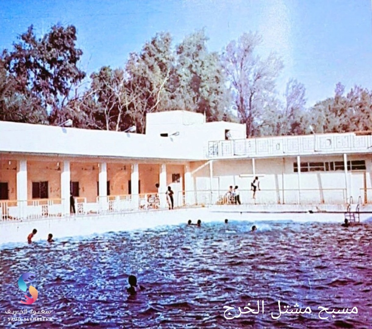 صورة من الألبوم