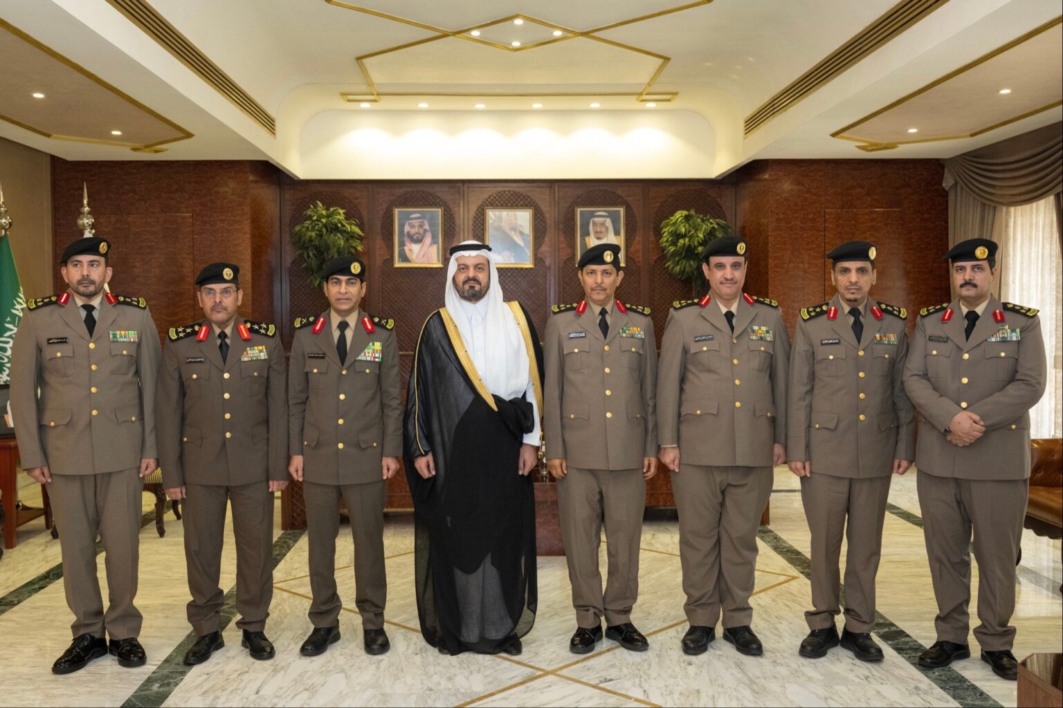 نائب أمير مكة المكرمة يقلّد عدداً من القيادات الأمنية رتبهم الجديدة
