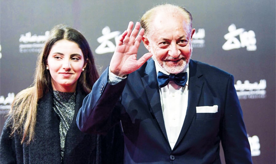 عبد العزيز مخيون… رحلة الشهد والدموع والإبداع عبد العزيز مخيون... رحلة الشهد والدموع والإبداع