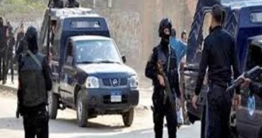 مصرع 2 وإصابة آخر وضبط مخدرات وأسلحة وقنابل فى مداهمة بؤرة إجرامية بإسنا