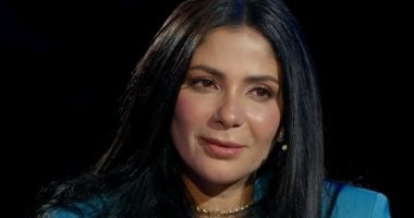 أشرف زكي: ندعم منى زكي في رفضها التصالح مع فتاة فبركت لها صور مخلة