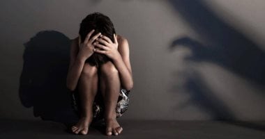 إحالة سائق للجنايات بتهمة التعدي على طفلة داخل سيارته إحالة سائق للجنايات بتهمة التعدي على طفلة داخل سيارته