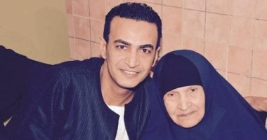 سمسم شهاب يعلن وفاة والدته: ماتت من حملتنى وآخر من رحمتنى