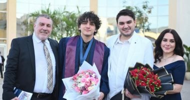 سلاف فواخرجي تحتفل بنجاح ابنها بالجامعة الأمريكية وتوجه له رسالة مؤثرة سلاف فواخرجي تحتفل بنجاح ابنها بالجامعة الأمريكية وتوجه له رسالة مؤثرة